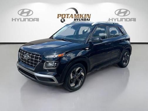Onyx Black 2023 Hyundai VENUE SEL
