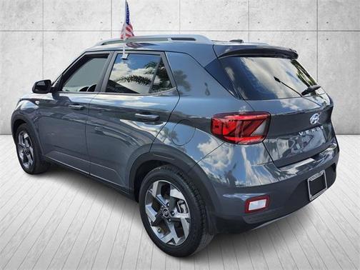 2024 Hyundai VENUE SEL