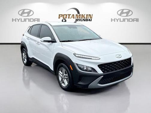 Lunar White 2023 Hyundai KONA SE