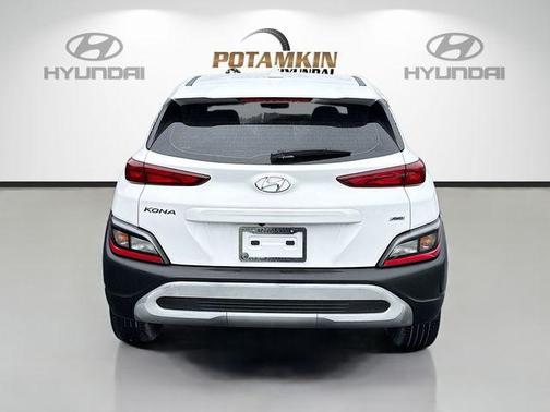 Lunar White 2023 Hyundai KONA SE