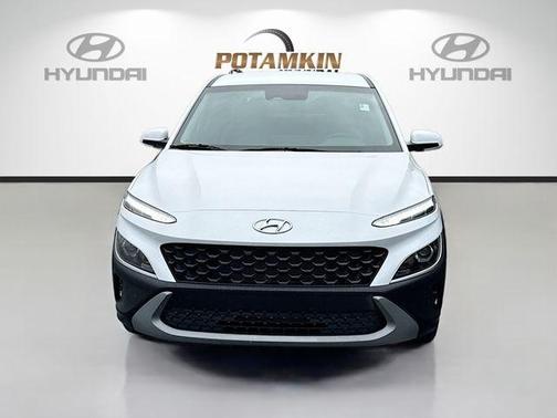 Lunar White 2023 Hyundai KONA SE