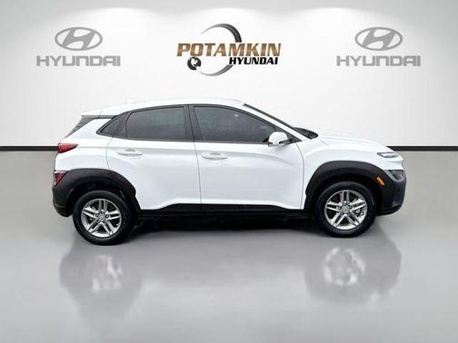Lunar White 2023 Hyundai KONA SE