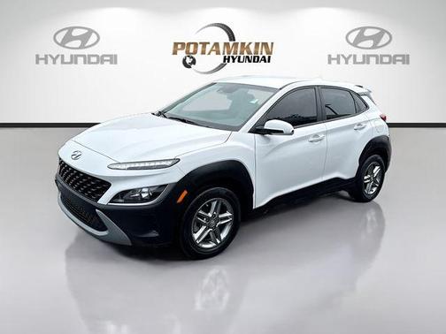 Lunar White 2023 Hyundai KONA SE