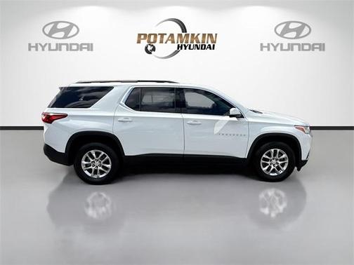 2021 Chevrolet Traverse LT Cloth