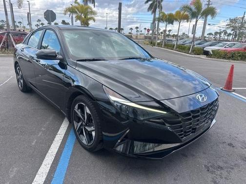 2023 Hyundai ELANTRA Limited