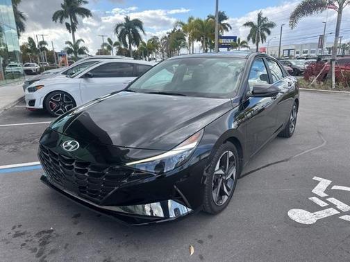 2023 Hyundai ELANTRA Limited
