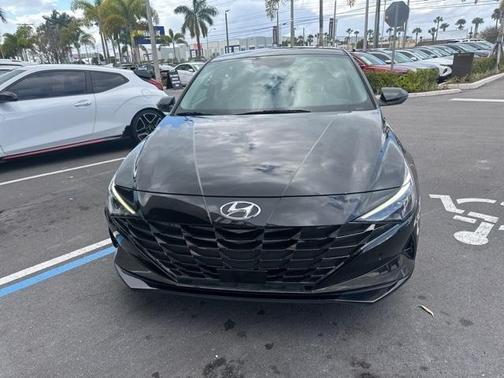 2023 Hyundai ELANTRA Limited