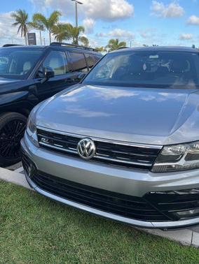 2021 Volkswagen Tiguan 2.0T SE R-Line Black