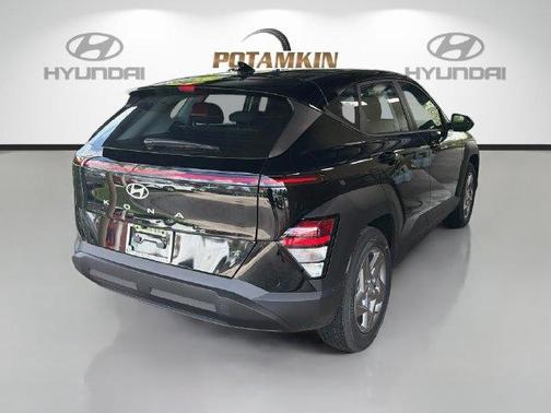 Abyss Black Pearl 2027 Hyundai KONA SE