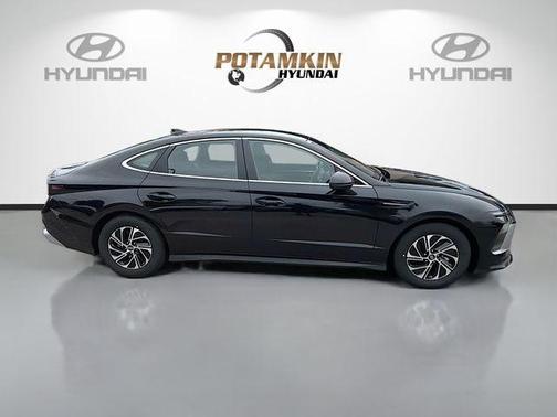 Black 2026 Hyundai SONATA Hybrid Blue