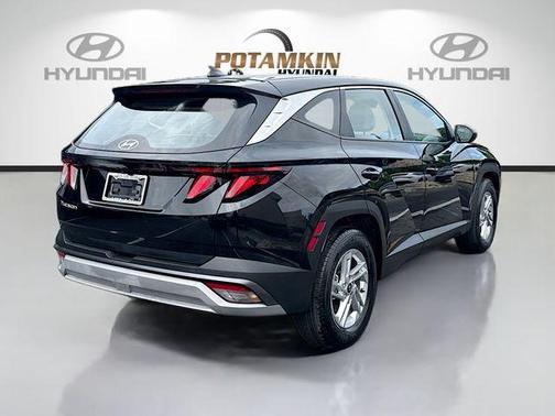 Phantom Black 2025 Hyundai TUCSON SE