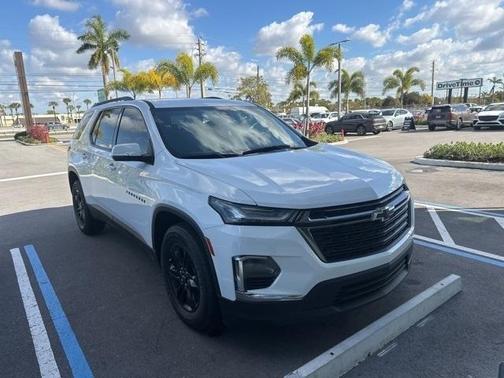 2022 Chevrolet Traverse LT Cloth