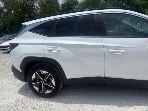 White Pearl 2025 Hyundai TUCSON SEL