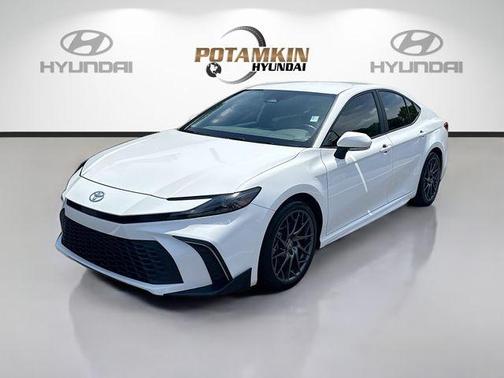 Ice 2025 Toyota Camry SE