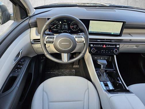 Phantom Black 2025 Hyundai TUCSON SEL Convenience