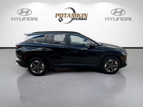 Phantom Black 2025 Hyundai TUCSON SEL Convenience