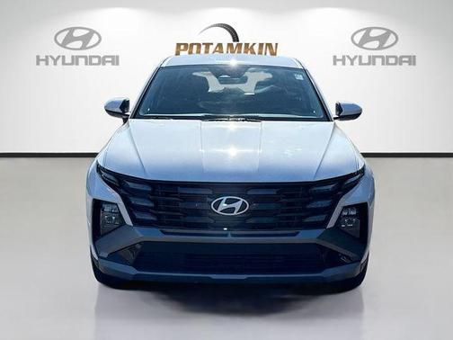 White Pearl 2026 Hyundai TUCSON SE