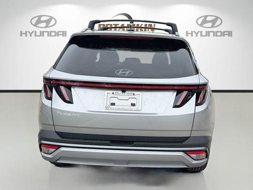 Shimmering Silver 2026 Hyundai TUCSON Limited