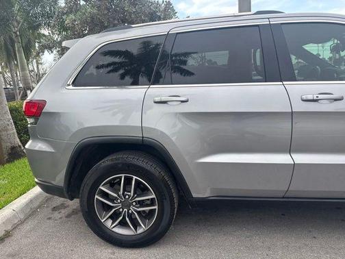 Billet Silver Metallic Clearcoat 2020 Jeep Grand Cherokee Laredo E