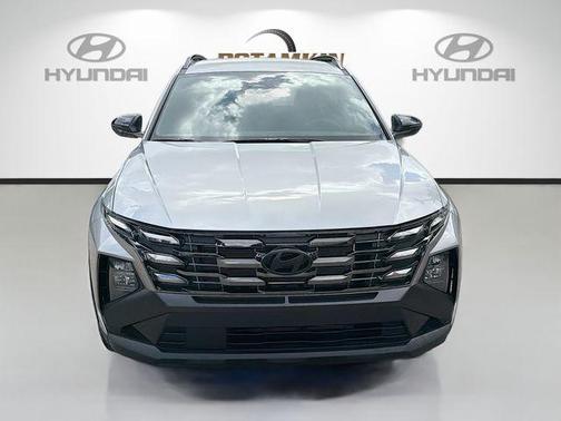 Shimmering Silver 2026 Hyundai TUCSON XRT