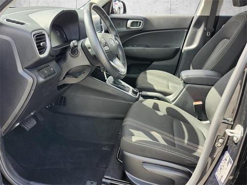 2023 Hyundai VENUE SEL