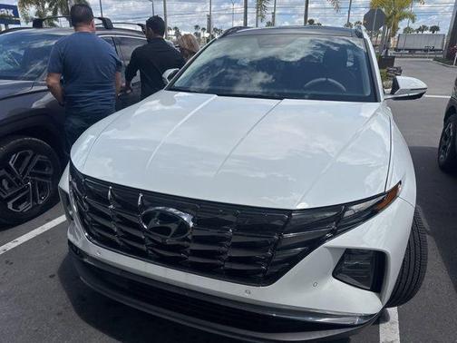 White Pearl 2024 Hyundai TUCSON Limited