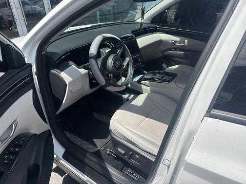 White Pearl 2024 Hyundai TUCSON Limited