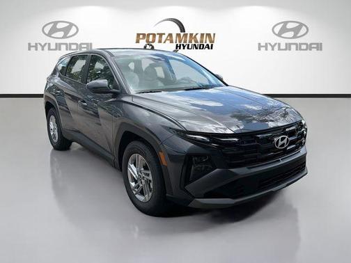 Gray 2026 Hyundai TUCSON SE