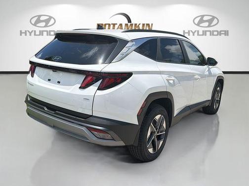 White Pearl 2026 Hyundai TUCSON SEL