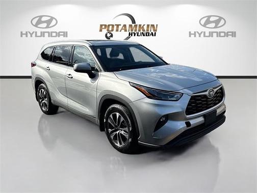 2022 Toyota Highlander Hybrid XLE