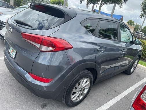 Coliseum Gray 2018 Hyundai TUCSON SE