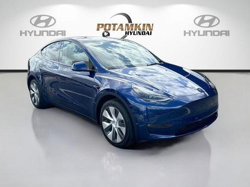 Deep Blue Metallic 2023 Tesla Model Y Long Range