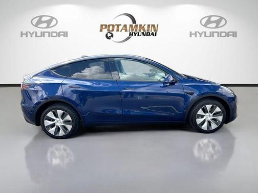 Deep Blue Metallic 2023 Tesla Model Y Long Range