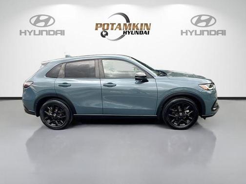 Pearl 2023 Honda HR-V Sport