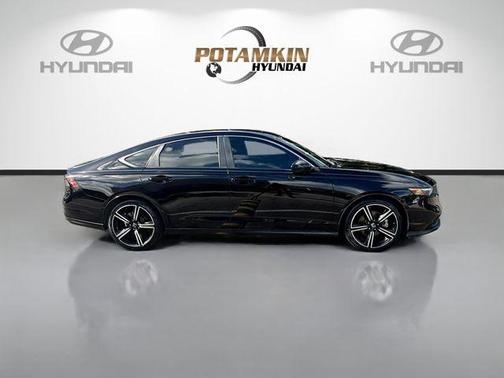 Crystal Black Pearl 2024 Honda Accord Hybrid Sport