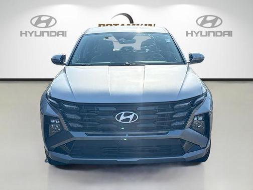 Shimmering Silver 2026 Hyundai TUCSON SE