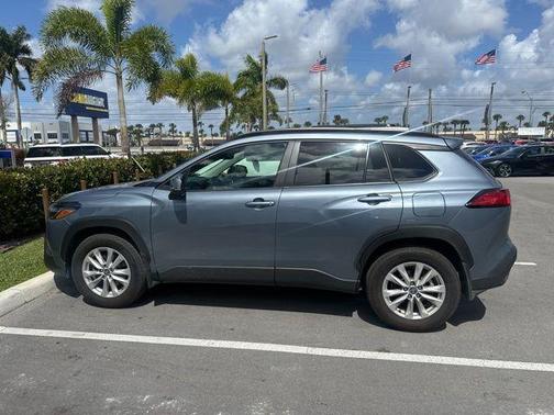 2024 Toyota Corolla Cross LE