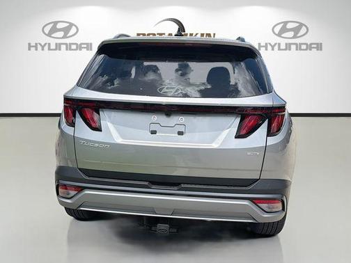 Shimmering Silver 2026 Hyundai TUCSON SEL