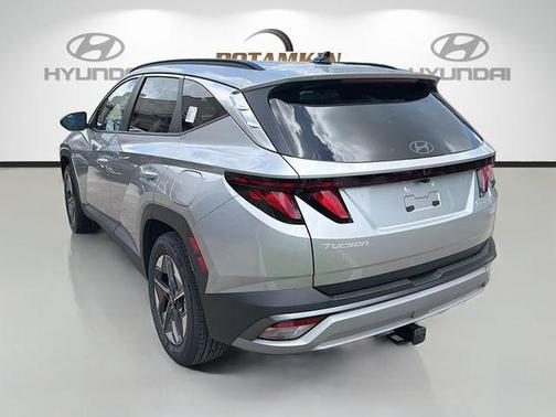 Shimmering Silver 2026 Hyundai TUCSON SEL
