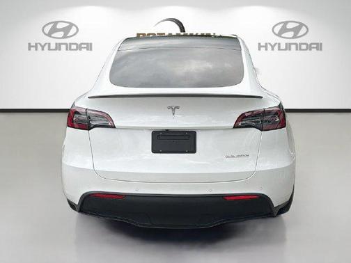 Pearl White Multi 2022 Tesla Model Y Performance