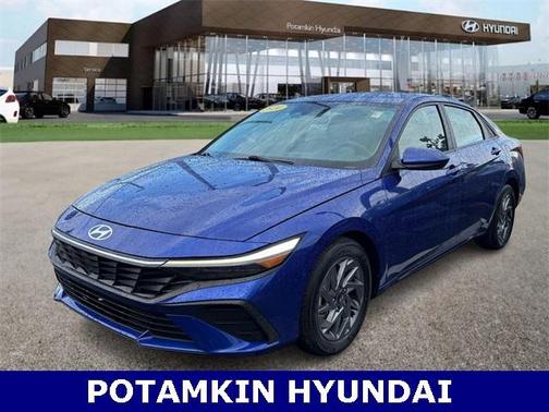 2024 Hyundai ELANTRA SEL
