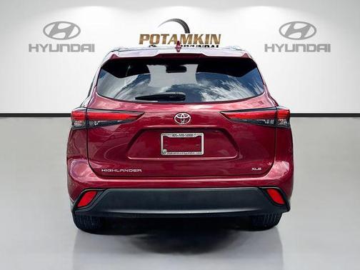 Pearl 2020 Toyota Highlander XLE