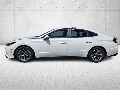 2022 Hyundai SONATA SEL