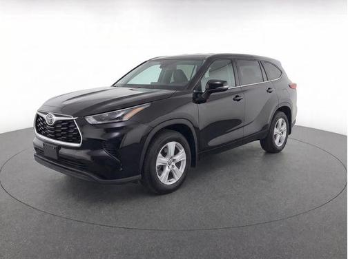 Midnight Black Metallic 2021 Toyota Highlander L