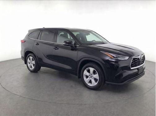 Midnight Black Metallic 2021 Toyota Highlander L