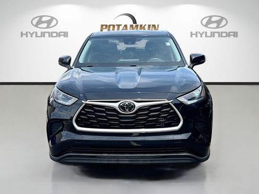 Midnight Black Metallic 2021 Toyota Highlander L