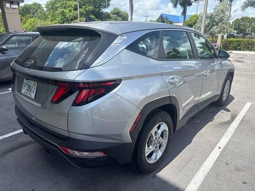 Shimmering Silver 2024 Hyundai TUCSON SE