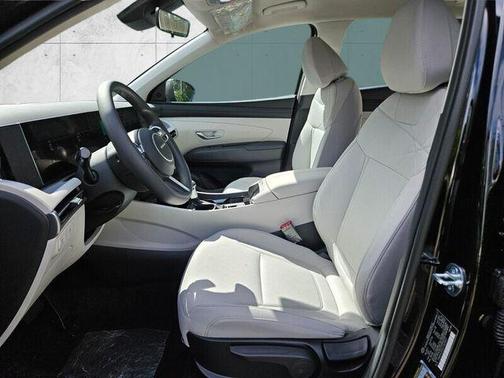 Phantom Black 2026 Hyundai TUCSON SE