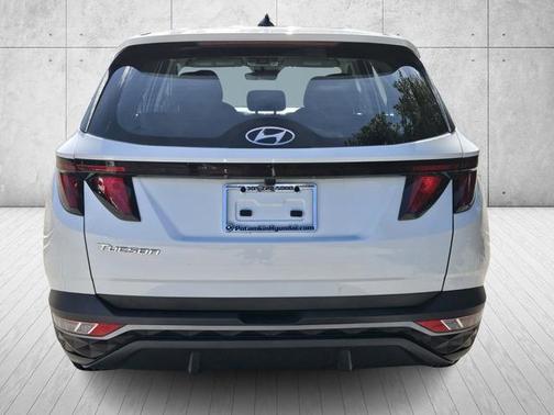 2023 Hyundai TUCSON SE