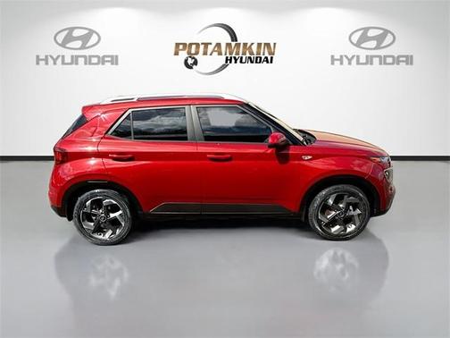 2022 Hyundai VENUE SEL